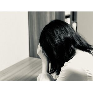 40代で食事を減らしても痩せないと悩む女性